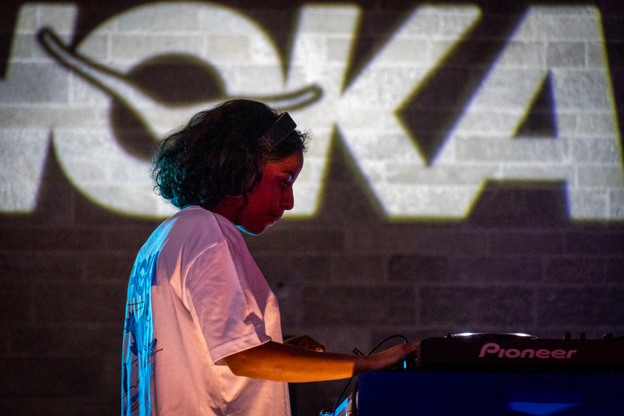 dj a la Hoka station party feel experience
